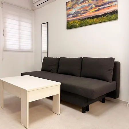 Appartement Comfortable 1 Bedroom In *