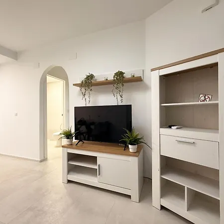 Comfortable 1 Bedroom In アパート トレビエハ